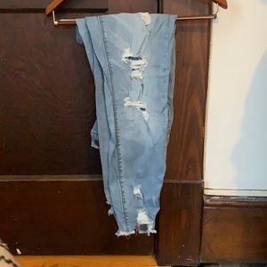 Distressed skinny jeans